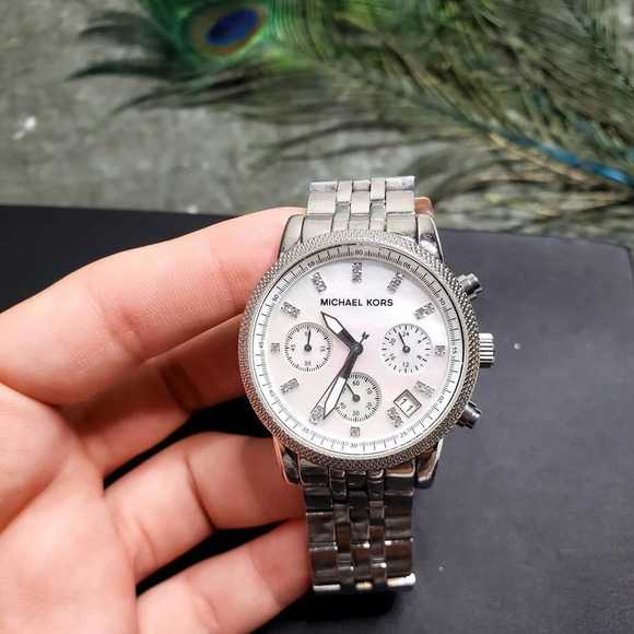 Michael Kors Silver MK5020 Watch - Picture 1 of 6